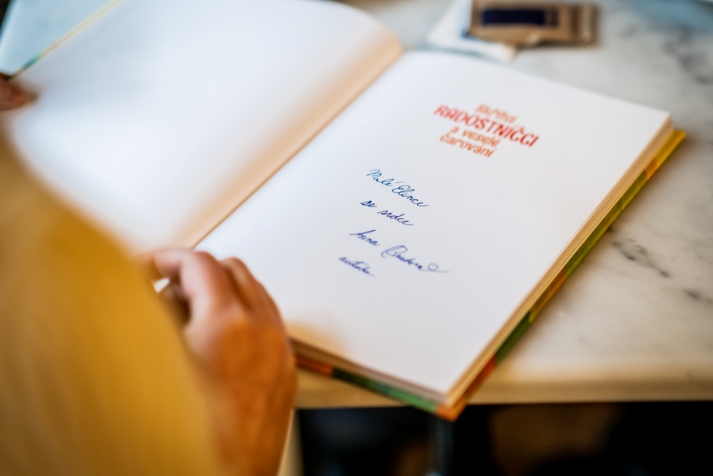 Anna-Burdova_-_venovani-do-knihy Věnování v knize Skřítci Radostníčci a veselé čarování - Anna Burdová.